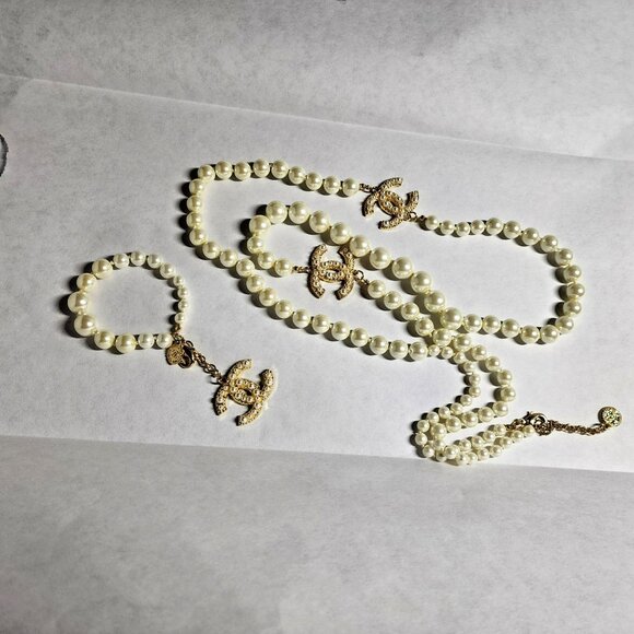 Chanel 100th Anniversary Faux Pearl Necklace & Bracelet Set  CC Logo  Gift - Picture 2 of 13